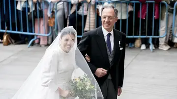 Teresa Urquijo a su llegada a la iglesia Teresa Urquijo a su llegada a la iglesia