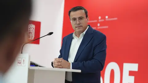 El secretario general del PSOE de Extremadura, Miguel Ángel Gallardo, en rueda de prensa en Mérida El secretario general del PSOE de Extremadura, Miguel Ángel Gallardo, en rueda de prensa en Mérida